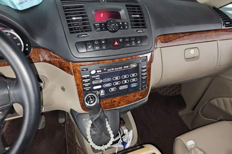 Used Mercedes-Benz Viano 2011 2.5L Prestige Edition Audio And AC Panel