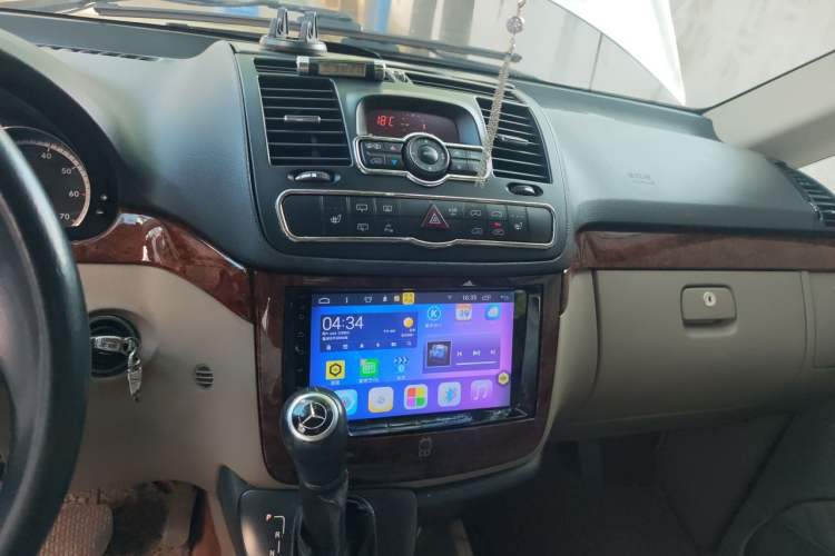 Used Mercedes-Benz Viano 2011 2.5L Navigator Edition Audio And AC Panel