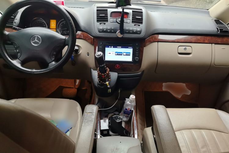 Used Mercedes-Benz Viano 2011 2.5L Navigator Edition Center Console