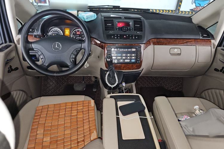 Used Mercedes-Benz Viano 2011 2.5L Prestige Edition Center Console