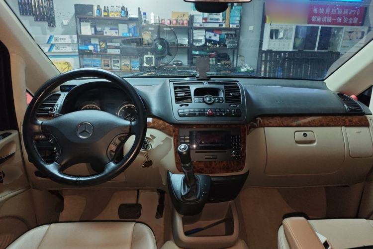 Used Mercedes-Benz Viano 2011 2.5L Limited Edition Center Console
