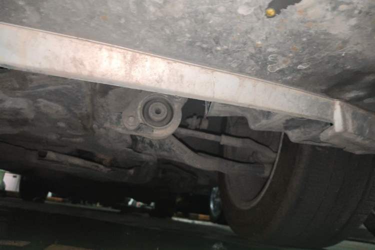Used Mercedes-Benz Viano 2011 2.5L Navigator Edition Chassis Front Left