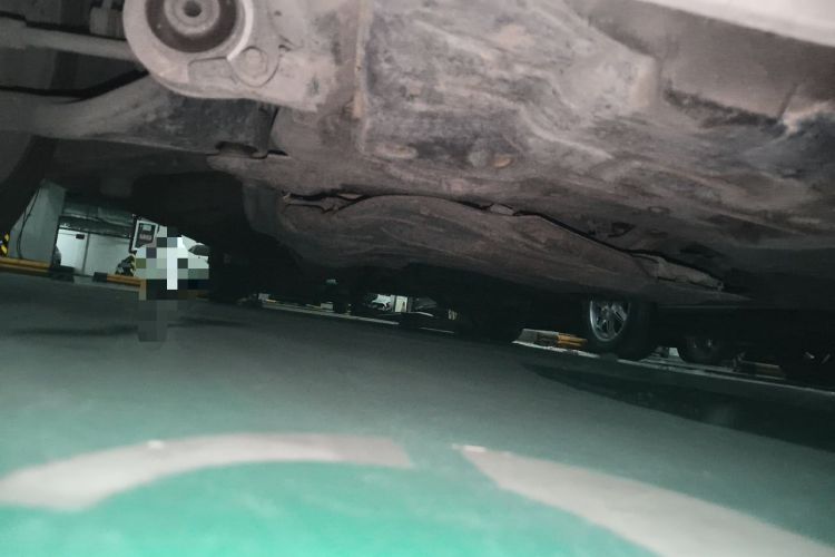 Used Mercedes-Benz Viano 2011 2.5L Navigator Edition Chassis Front Right