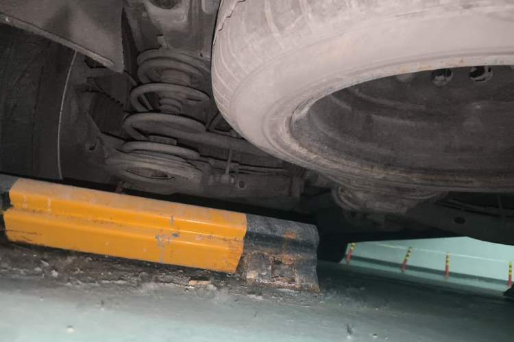 Used Mercedes-Benz Viano 2011 2.5L Navigator Edition Chassis Rear Left