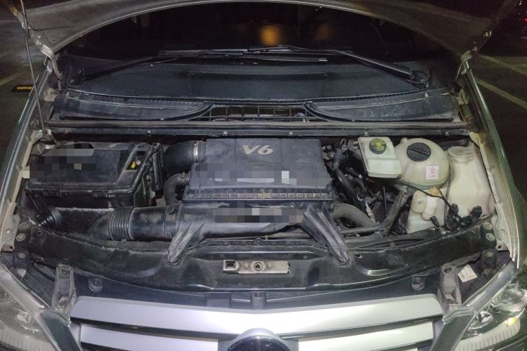 Used Mercedes-Benz Viano 2011 3.5L 125th Anniversary Edition 7 Seats Engine Bay