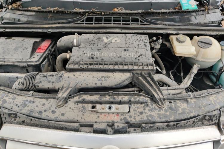 Used Mercedes-Benz Viano 2011 2.5L Navigator Edition Engine Bay