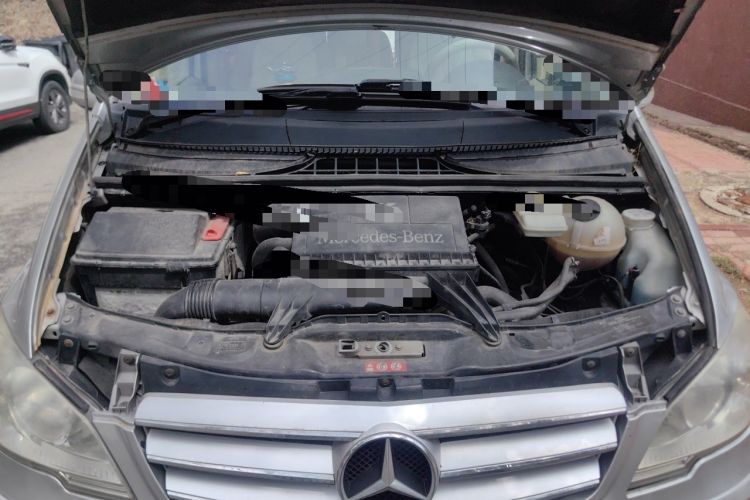 Used Mercedes-Benz Viano 2011 2.5L Prestige Edition Engine Bay