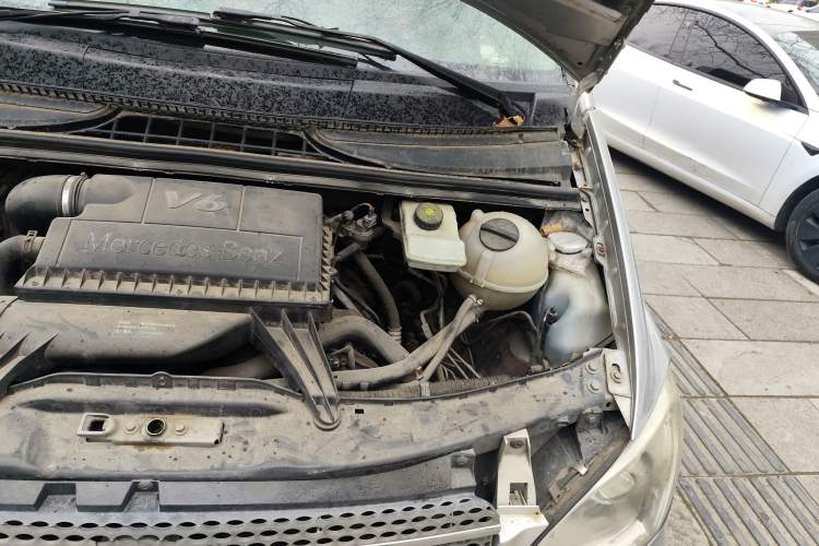 Used Mercedes-Benz Viano 2011 2.5L Limited Edition Engine Bay Left