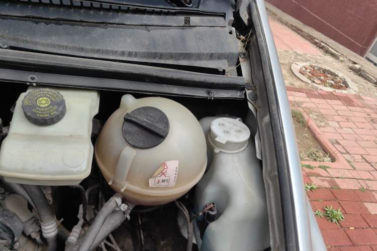 Used Mercedes-Benz Viano 2011 2.5L Prestige Edition Engine Bay Left