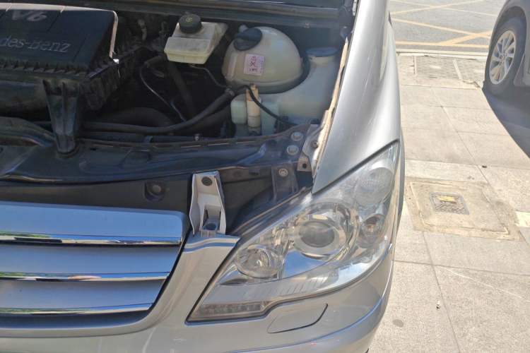 Used Mercedes-Benz Viano 2011 3.5L 125th Anniversary Edition 7 Seats Engine Bay Left