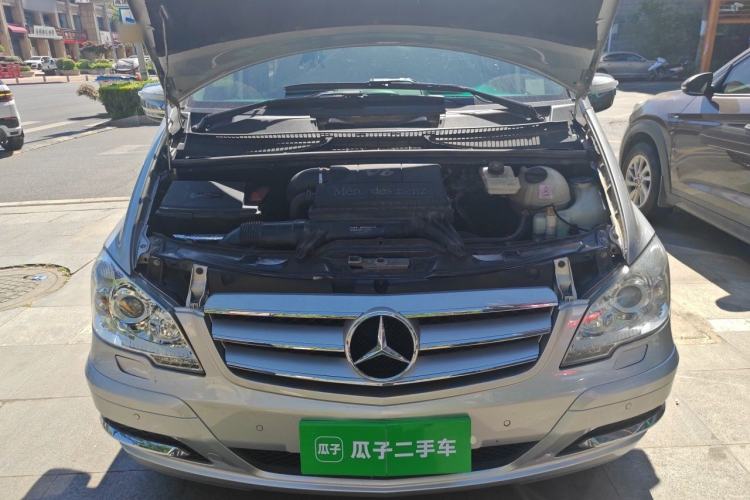 Used Mercedes-Benz Viano 2011 3.5L 125th Anniversary Edition 7 Seats Engine Bay