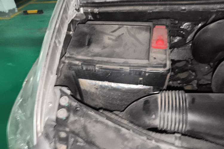 Used Mercedes-Benz Viano 2011 2.5L Navigator Edition Engine Bay Right