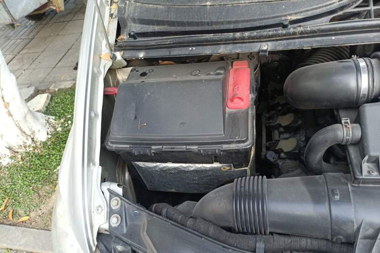 Used Mercedes-Benz Viano 2011 2.5L Prestige Edition Engine Bay Right