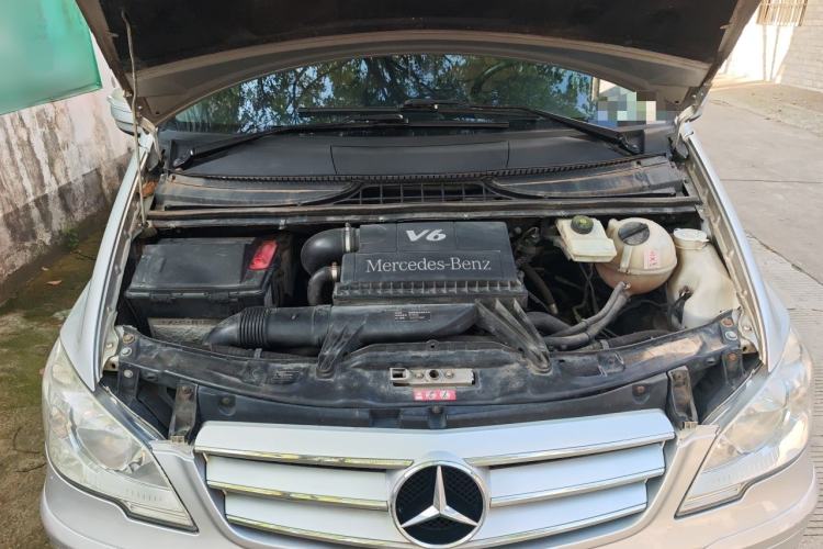 Used Mercedes-Benz Viano 2011 2.5L Navigator Edition Engine Bay
