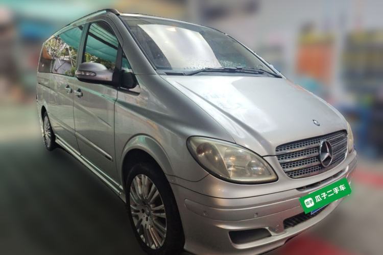 Used Mercedes-Benz Viano 2011 2.5L Limited Edition Front Right 45 Deg
