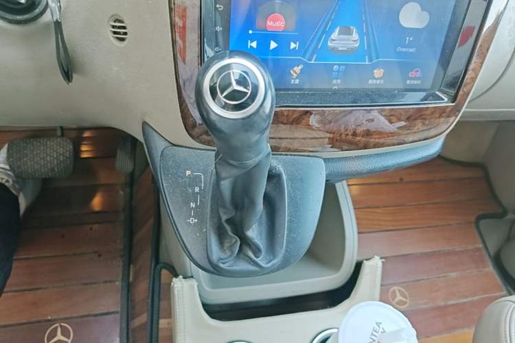 Used Mercedes-Benz Viano 2011 2.5L Navigator Edition Gear Lever