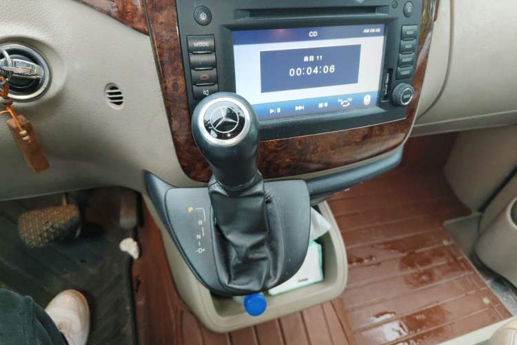 Used Mercedes-Benz Viano 2011 2.5L Navigator Edition Gear Lever