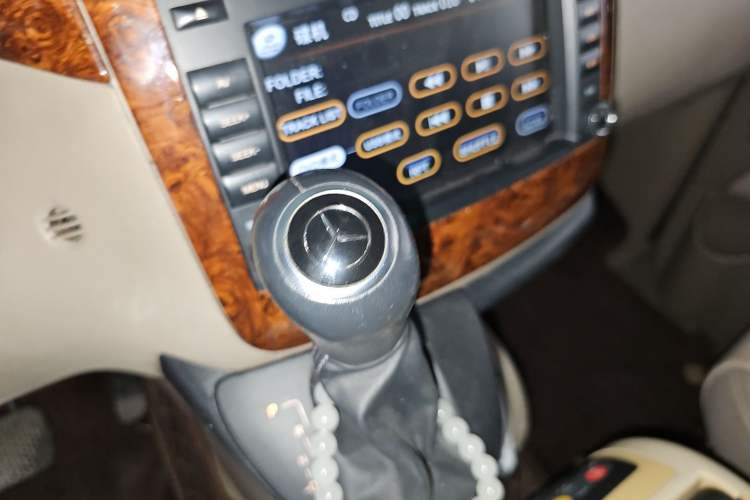 Used Mercedes-Benz Viano 2011 2.5L Prestige Edition Gear Lever