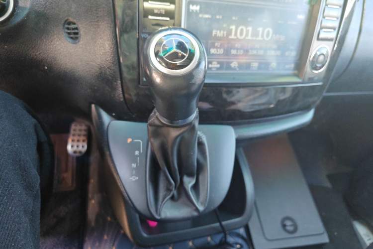 Used Mercedes-Benz Viano 2011 3.5L 125th Anniversary Edition 7 Seats Gear Lever
