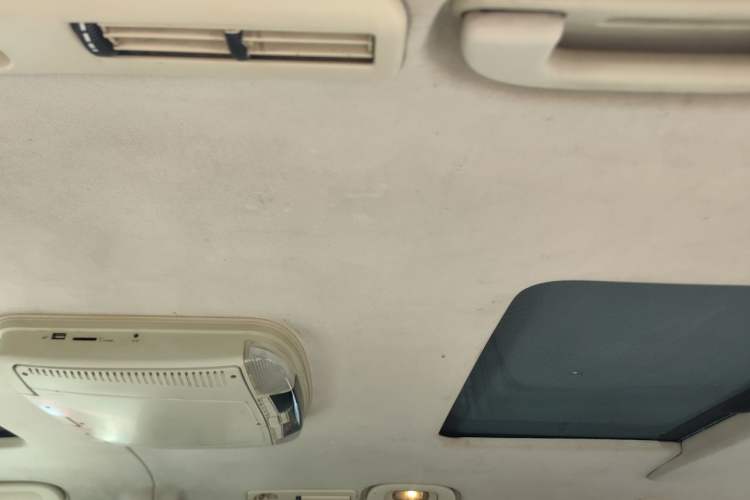 Used Mercedes-Benz Viano 2011 2.5L Prestige Edition Headliner