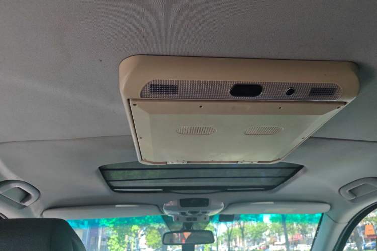 Used Mercedes-Benz Viano 2011 3.5L 125th Anniversary Edition 7 Seats Headliner