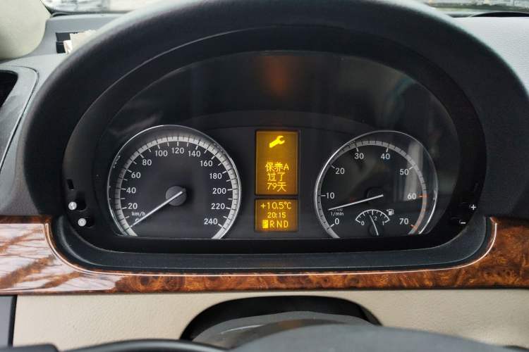 Used Mercedes-Benz Viano 2011 2.5L Limited Edition Instrument Cluster