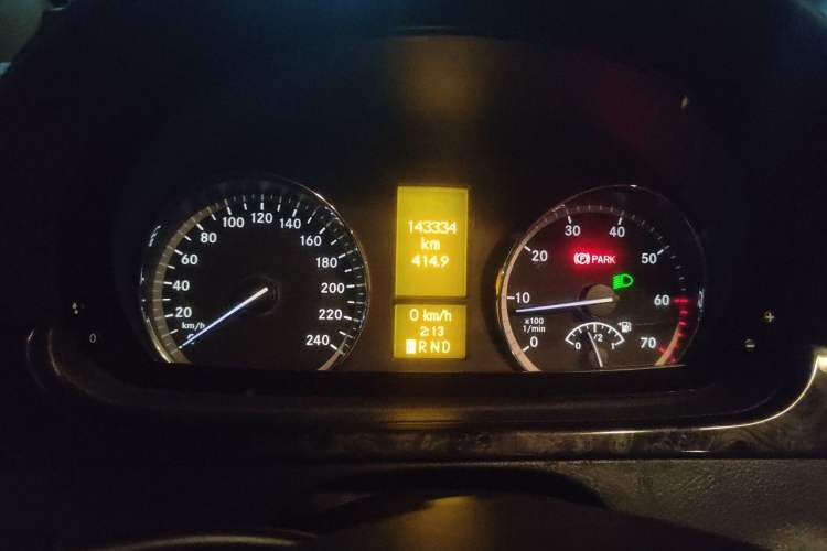 Used Mercedes-Benz Viano 2011 3.5L 125th Anniversary Edition 7 Seats Instrument Cluster
