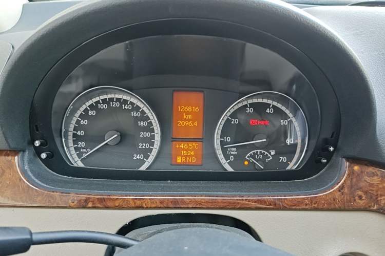 Used Mercedes-Benz Viano 2011 2.5L Navigator Edition Instrument Cluster