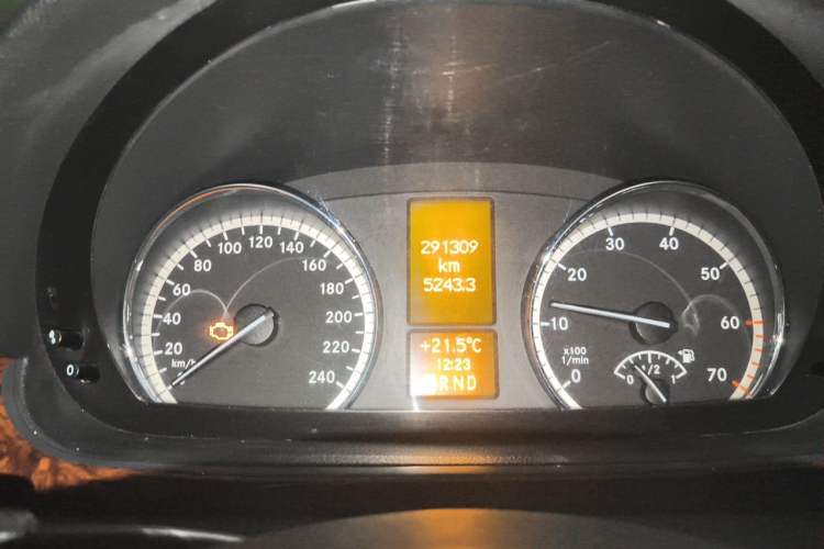 Used Mercedes-Benz Viano 2011 2.5L Navigator Edition Instrument Cluster