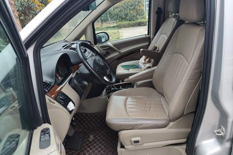 Used Mercedes-Benz Viano 2011 2.5L Limited Edition Left Front Seat