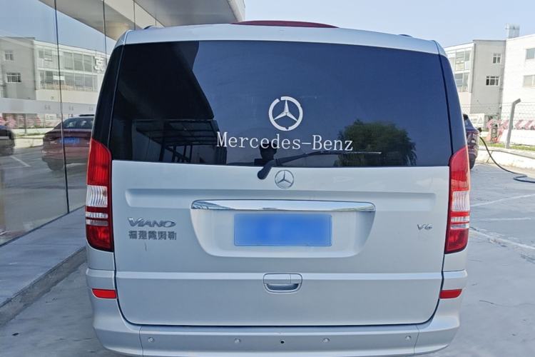 Used Mercedes-Benz Viano 2011 2.5L Navigator Edition Rear