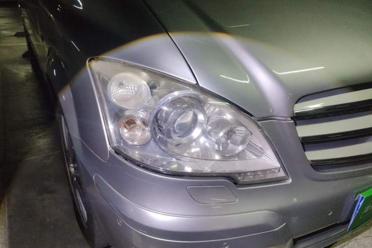 Used Mercedes-Benz Viano 2011 3.5L 125th Anniversary Edition 7 Seats Right Front Headlight