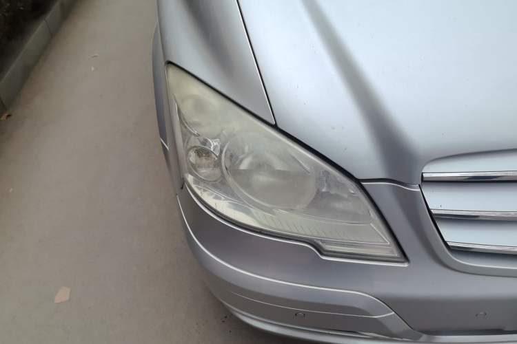Used Mercedes-Benz Viano 2011 2.5L Navigator Edition Right Front Headlight