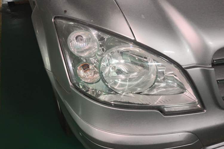 Used Mercedes-Benz Viano 2011 2.5L Navigator Edition Right Front Headlight