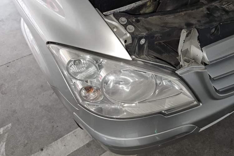 Used Mercedes-Benz Viano 2011 2.5L Prestige Edition Right Front Headlight