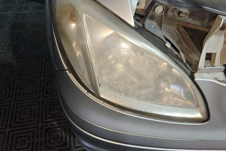 Used Mercedes-Benz Viano 2011 2.5L Limited Edition Right Front Headlight