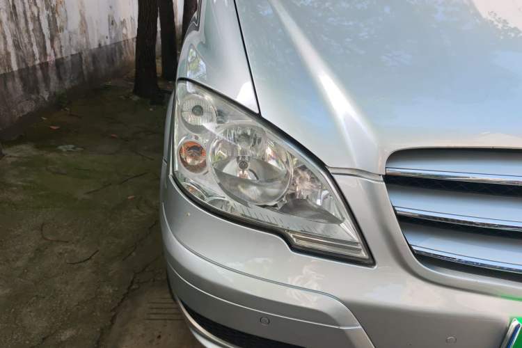 Used Mercedes-Benz Viano 2011 2.5L Navigator Edition Right Front Headlight