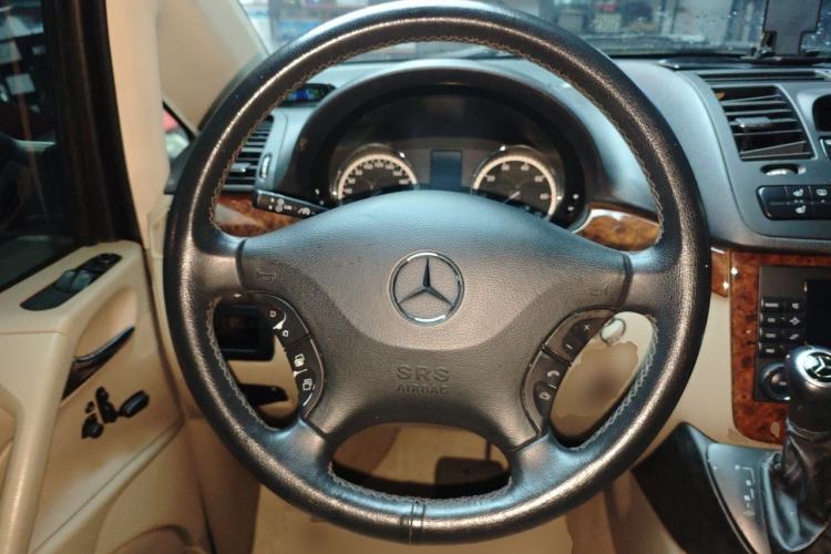 Used Mercedes-Benz Viano 2011 2.5L Limited Edition Steering Wheel