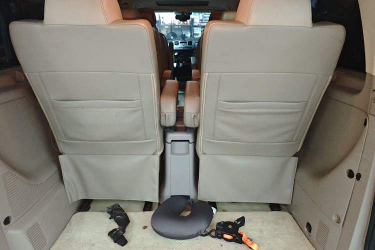 Used Mercedes-Benz Viano 2011 2.5L Limited Edition Trunk