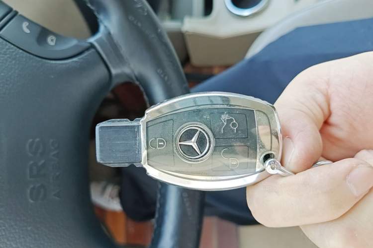 Used Mercedes-Benz Viano 2011 2.5L Navigator Edition Vehicle Key