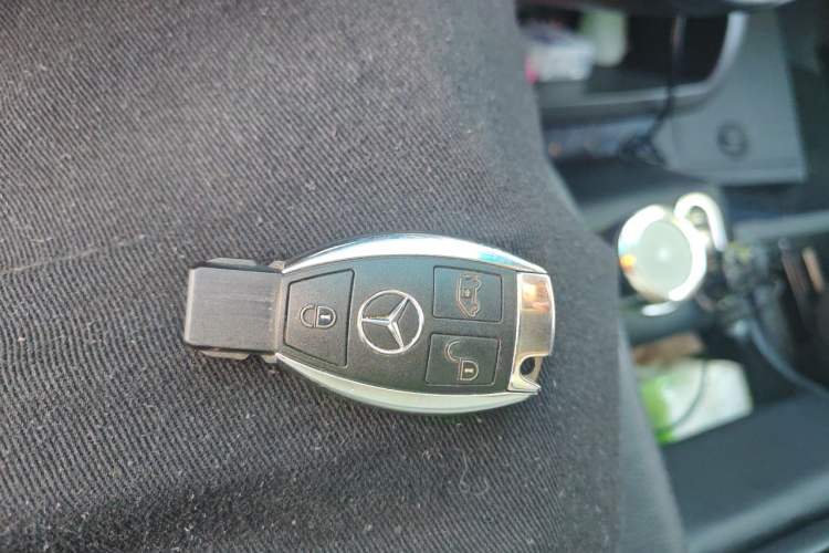 Used Mercedes-Benz Viano 2011 3.5L 125th Anniversary Edition 7 Seats Vehicle Key