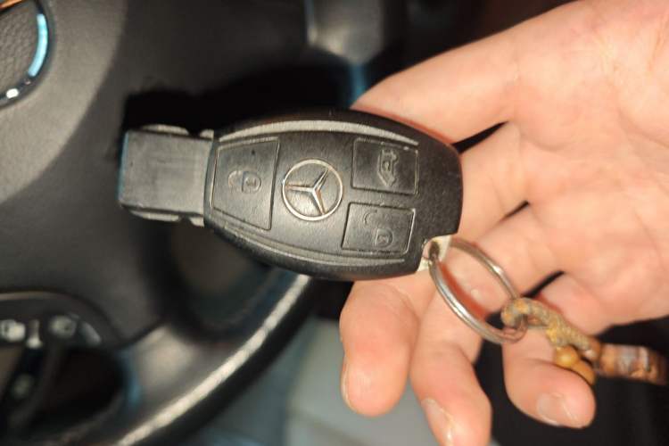 Used Mercedes-Benz Viano 2011 2.5L Limited Edition Vehicle Key