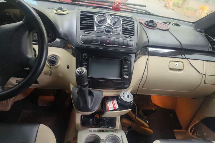 Used Mercedes-Benz Viano 2012 2.5L Comfort Edition Audio And AC Panel