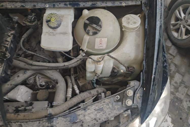 Used Mercedes-Benz Viano 2012 2.5L Navigator Edition Engine Bay Left