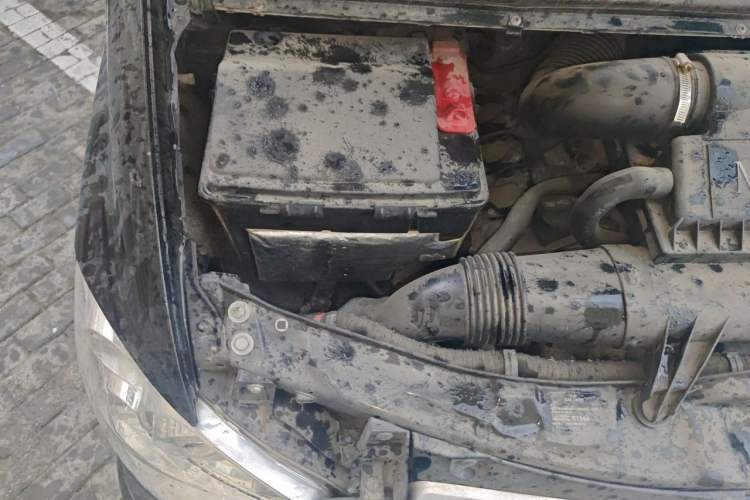 Used Mercedes-Benz Viano 2012 2.5L Navigator Edition Engine Bay Right