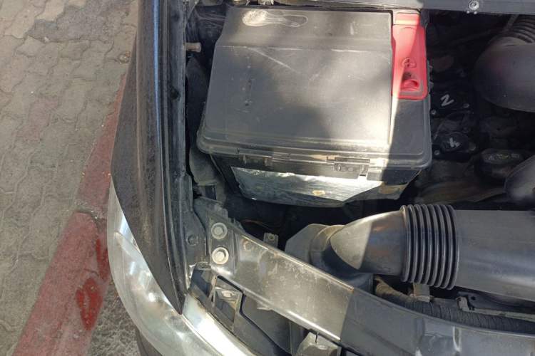 Used Mercedes-Benz Viano 2012 2.5L Prestige Edition Engine Bay Right