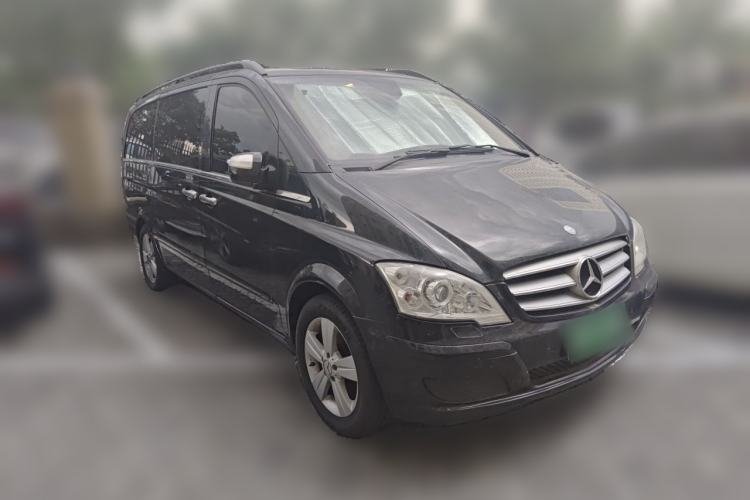Used Mercedes-Benz Viano 2012 2.5L Navigator Edition Front Right 45 Deg