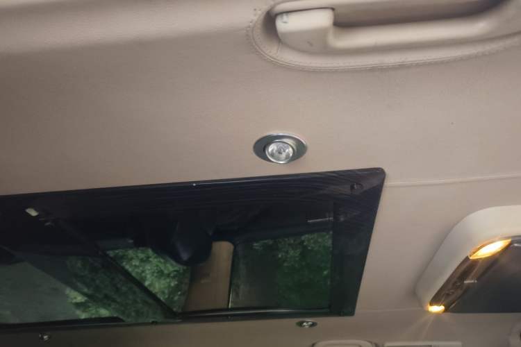 Used Mercedes-Benz Viano 2012 2.5L Comfort Edition Headliner