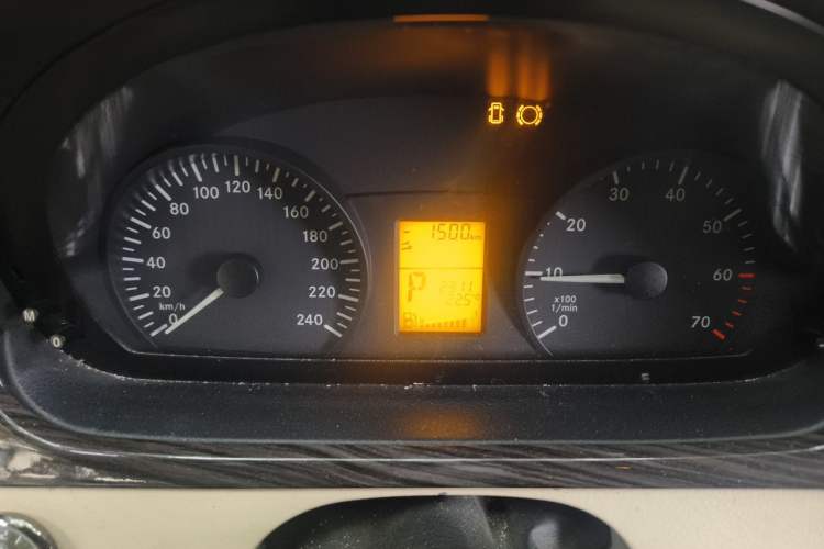 Used Mercedes-Benz Viano 2012 2.5L Comfort Edition Instrument Cluster
