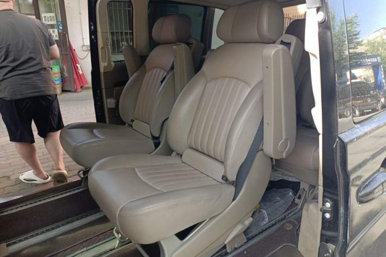 Used Mercedes-Benz Viano 2012 2.5L Prestige Edition Left Rear Seat